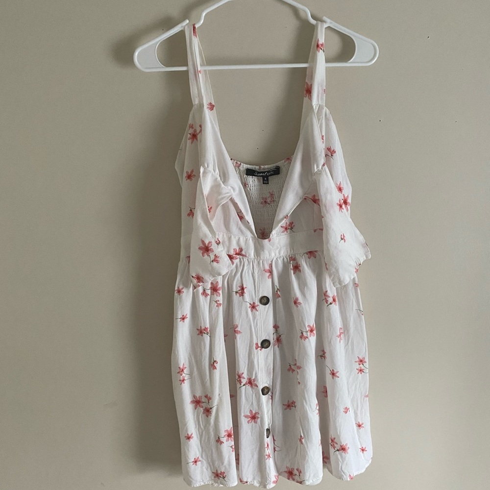 Super cute floral short dress!!